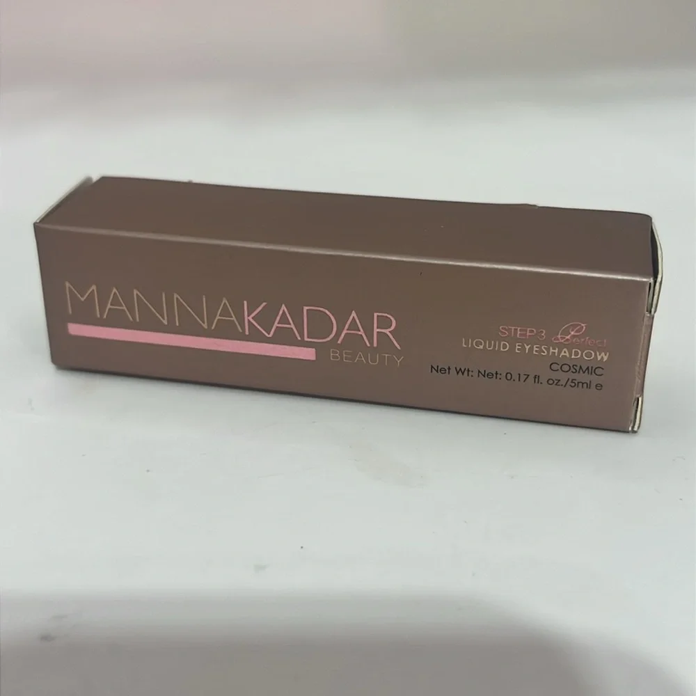 Manna Kadar Liquid Eyeshadow – Cosmic | Shimmering Long-Wear Eye Color